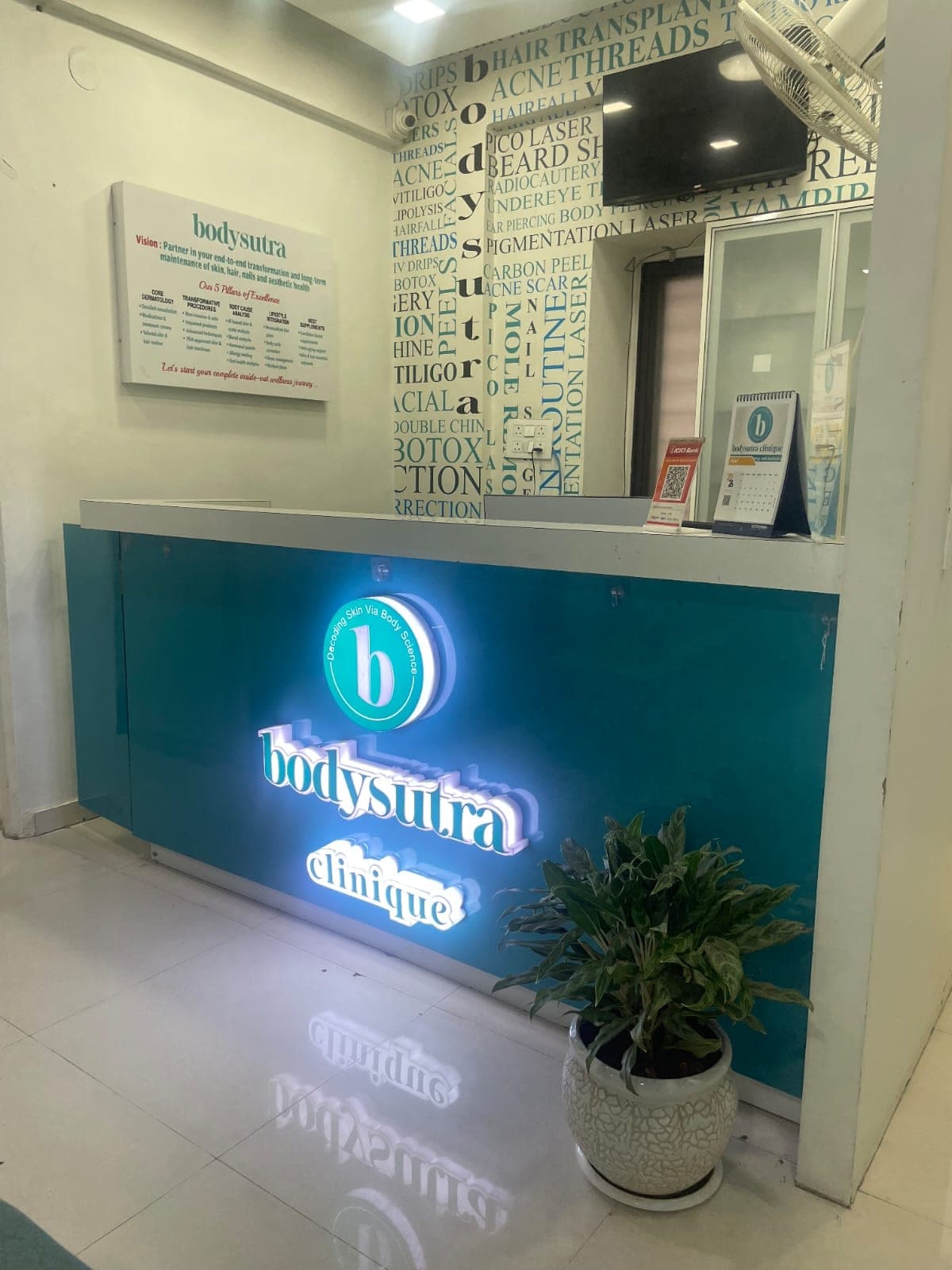Reception and waiting area at Bodysutra Clinique